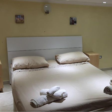 La Mansardina Apartment เนเปิลส์ ภายนอก รูปภาพ